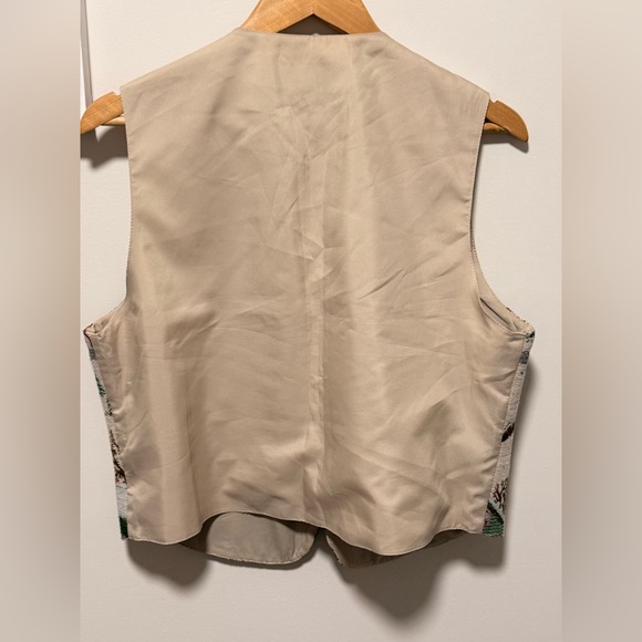 Northern Traditions Beige holiday vest - Picture 4 of 4